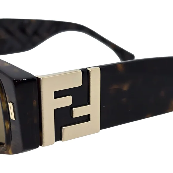 Chic Tortoise Rectangular Sunglasses FENDI display picture 3